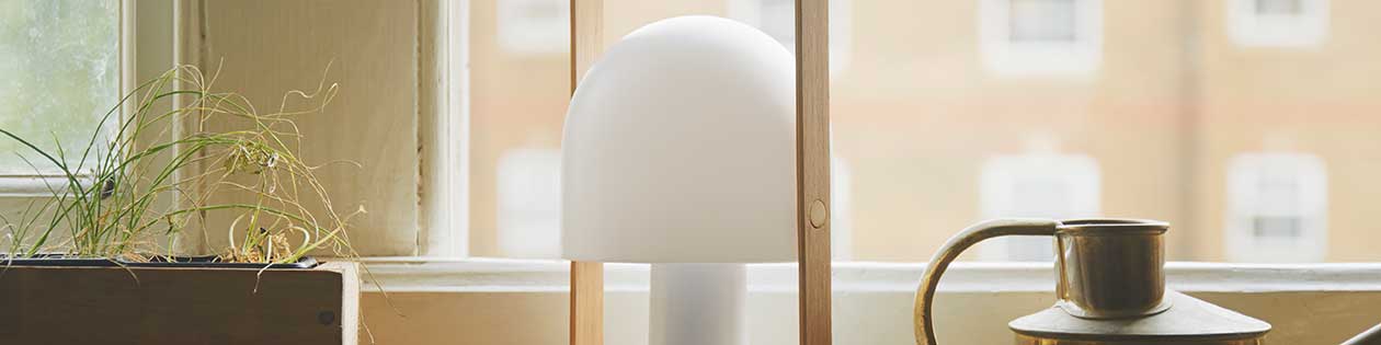 Bordslampor Fönsterbrädan